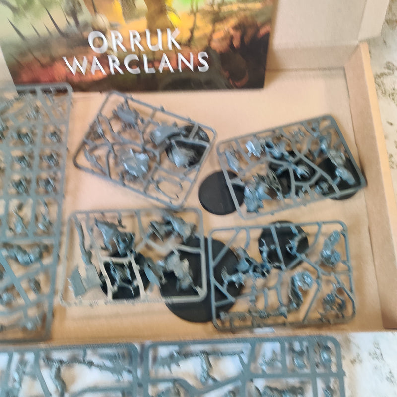 Age of Sigmar Mortal Realms Premium Kit 3 Orruk Warclans BD003