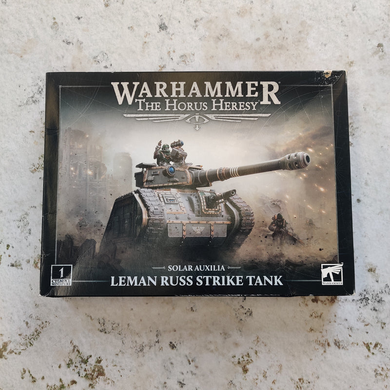 Horus Heresy Solar Auxilia Leman Russ Strike Tank - Damaged Box AV176