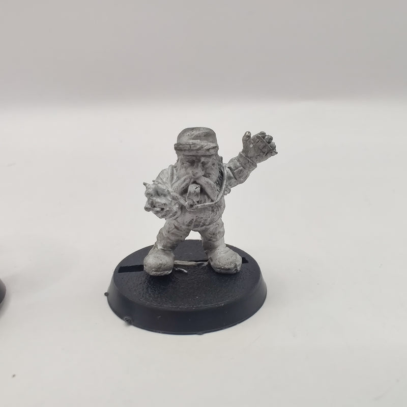 Blood Bowl 2nd Edition Dwarf Cheerleader and Ref AE003