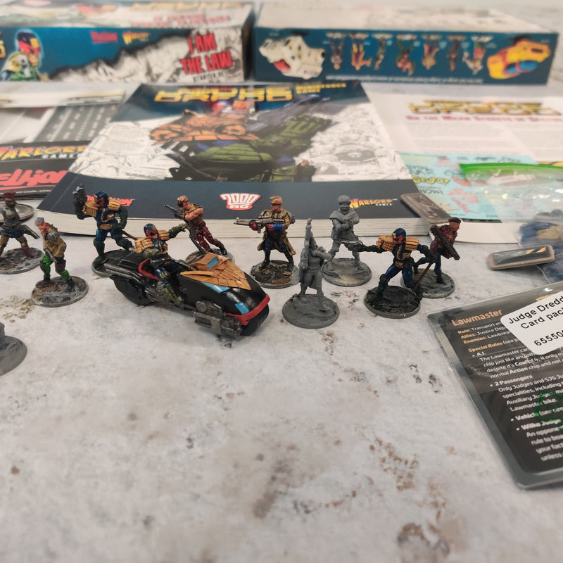 Warlord Games Judge Dredd I am the Law Starter with Extras AY115