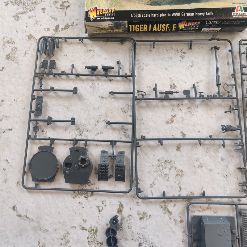 Bolt Action Tiger 1 Ausf. E - Incomplete AY158