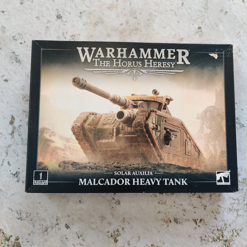 Horus Heresy Solar Auxilia Malcador Heavy Tank - Damaged Box AV177