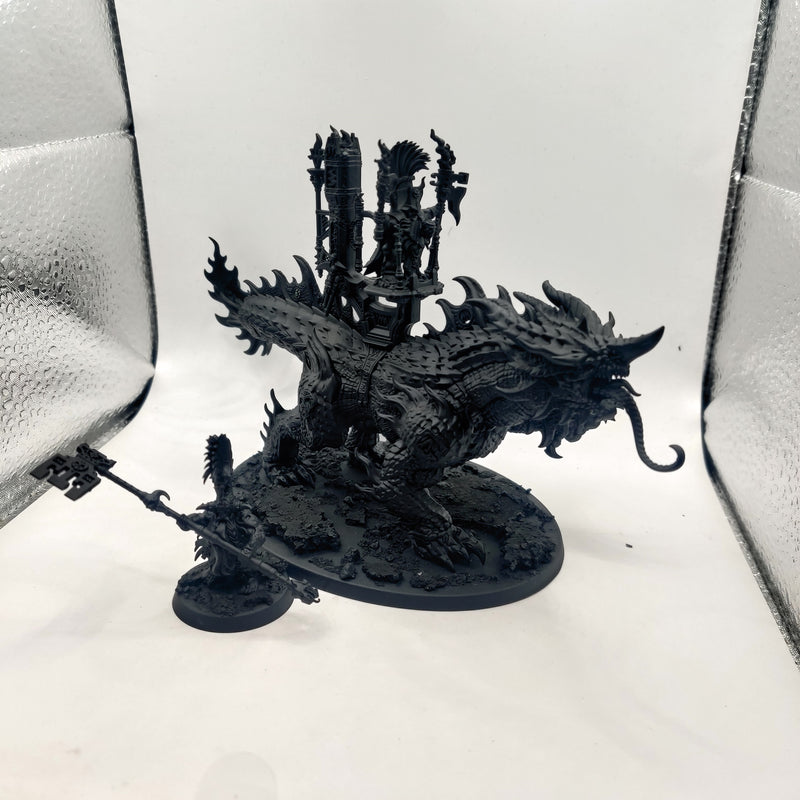 Age of Sigmar Fyreslayers Auric Runefather On Magmadroth AX045