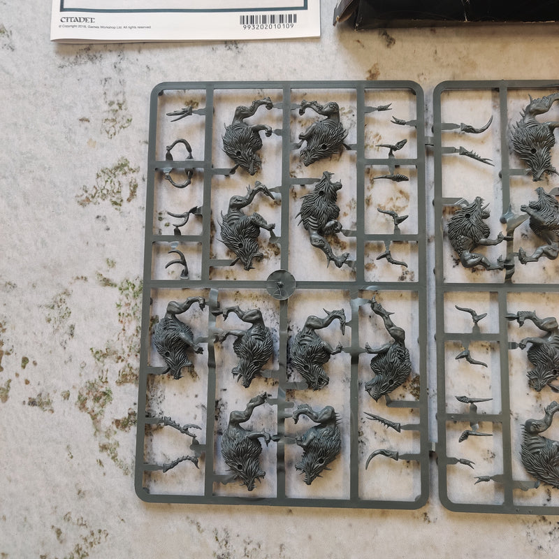 Warhammer Chaos Warhounds On Sprue AV218