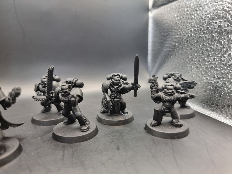 Warhammer 40k: Adeptus Astartes Captain, Veterans and Primaris Librarian (AI090)