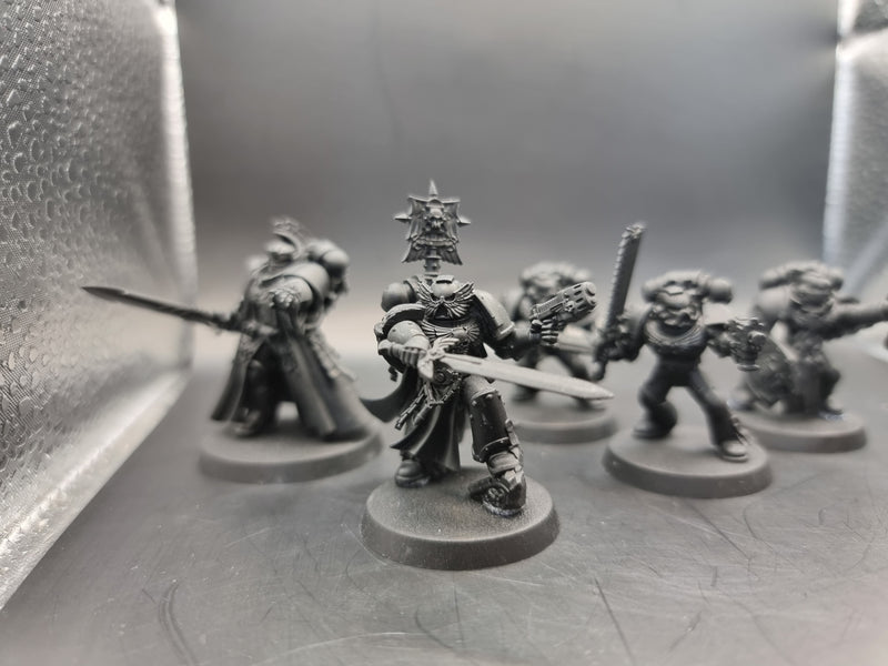 Warhammer 40k: Adeptus Astartes Captain, Veterans and Primaris Librarian (AI090)