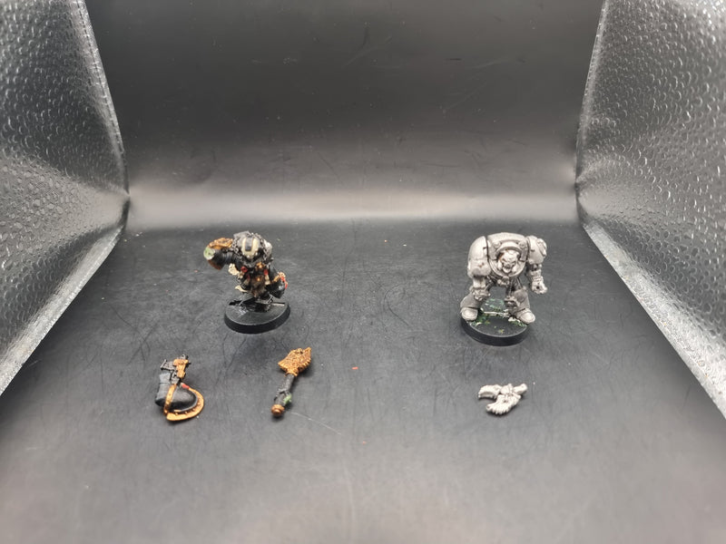 Warhammer 40k: Adeptus Astartes Chaplain with Jump pack and Classic Terminator Chaplain (AJ081)