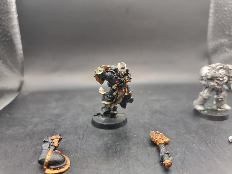 Warhammer 40k: Adeptus Astartes Chaplain with Jump pack and Classic Terminator Chaplain (AJ081)