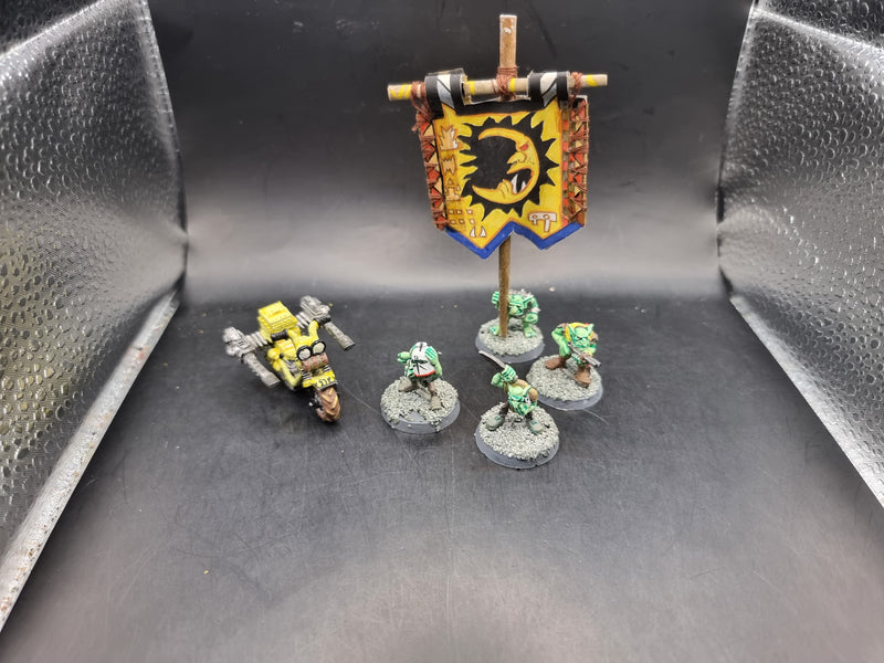 Warhammer 40k: Rogue Trader Ork War Bike and Grotz (AQ027)