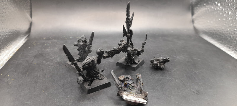 Warhammer AOS/WHFB- Skaven Warlock Engineer and Metal Skaven. (AQ017)