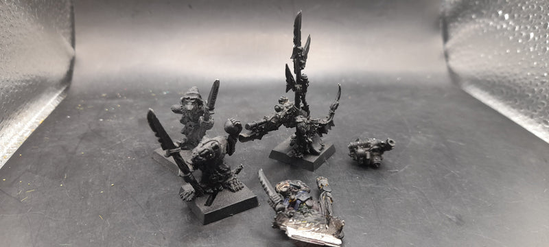 Warhammer AOS/WHFB- Skaven Warlock Engineer and Metal Skaven. (AQ017)