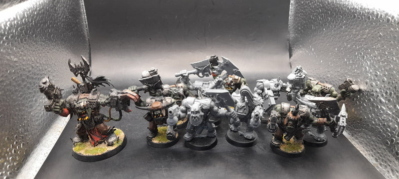 Warhammer 40K: Assault On Black Reach Orks. Warboss, 10 Nobz (AS022)