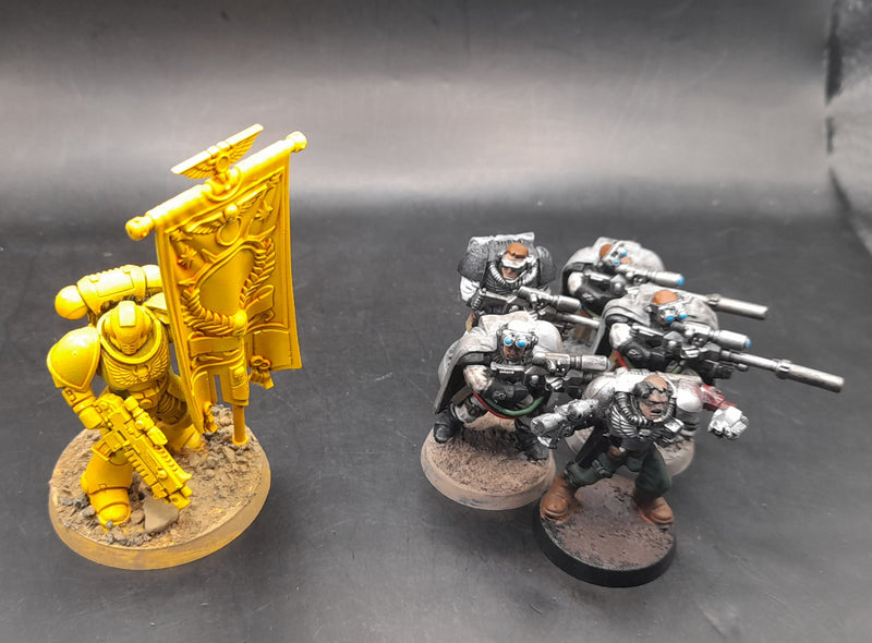 Warhammer 40k: Space Marines Scout Squad and Company Ancient (AZ053)