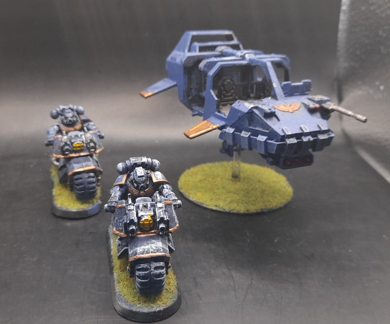 Warhammer 40k: Space Marine Landspeeder and Bikes (AT024)