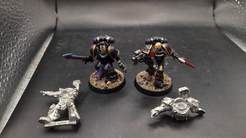 Warhammer 40K: Space Marines- Librarian and Chaplain (AZ049)