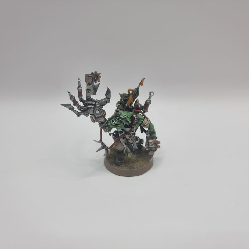 Warhammer 40k: Orks Painboy - Well Painted (AE032)