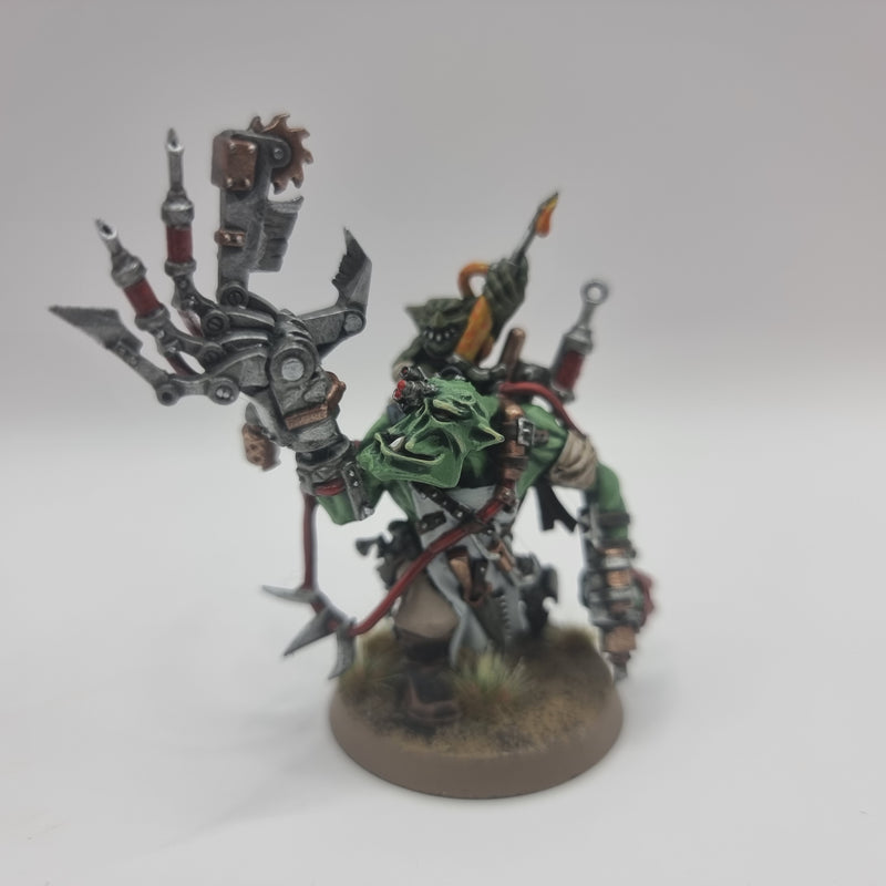 Warhammer 40k: Orks Painboy - Well Painted (AE032)