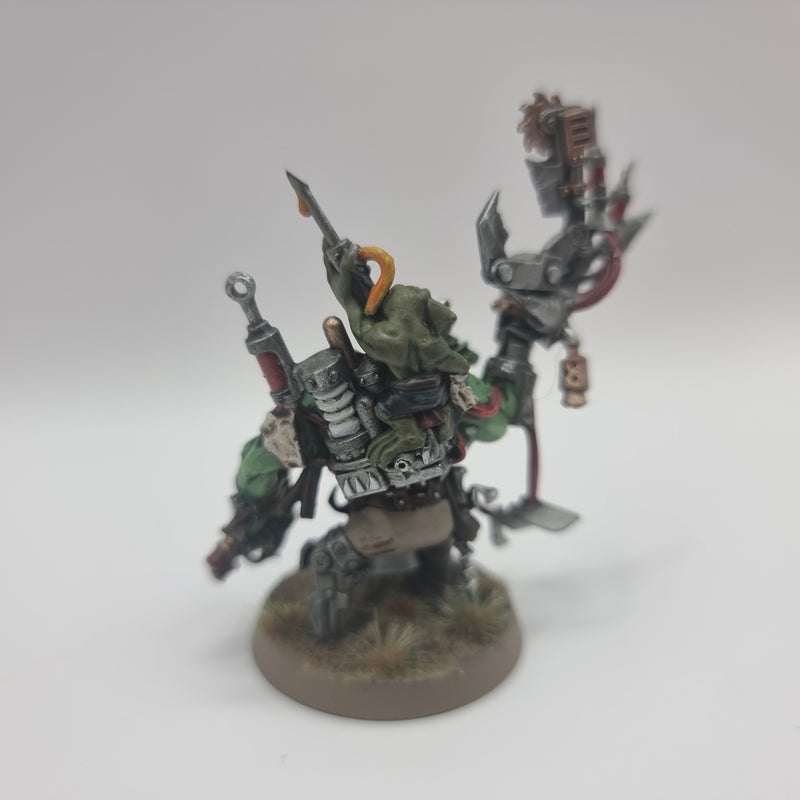 Warhammer 40k: Orks Painboy - Well Painted (AE032)