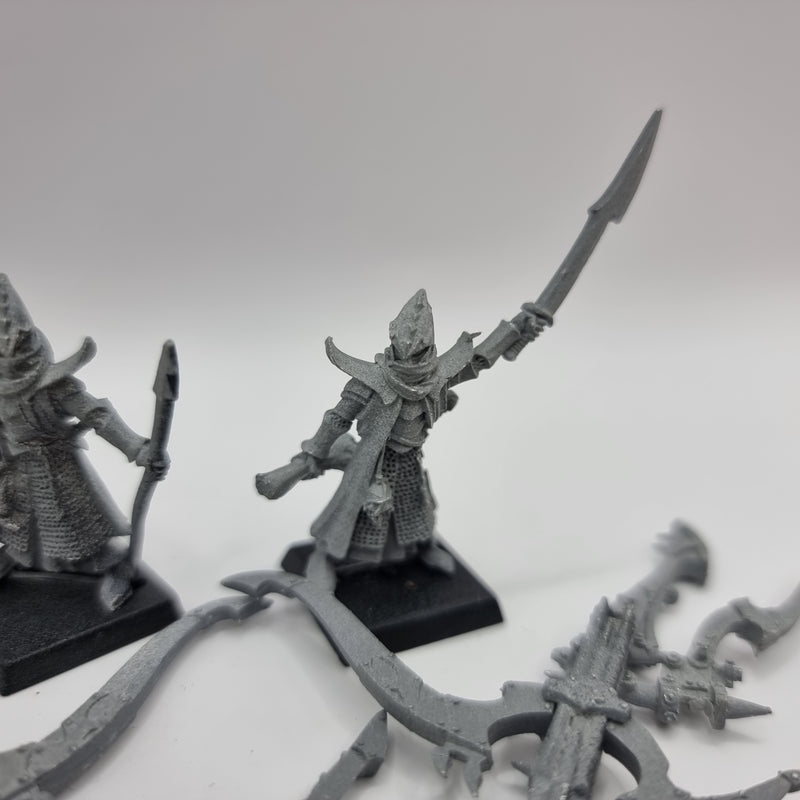 Warhammer Fantasy: Dark Elf Bolt Thrower and Crew (AE066)