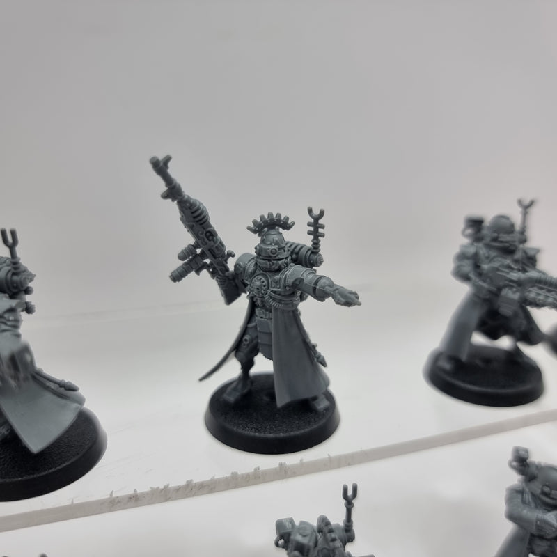 Warhammer 40k: Adeptus Mechanicus Skitarii Vanguard (AD022)