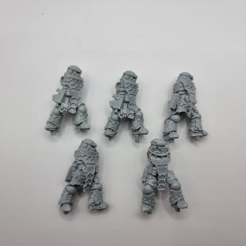Warhammer 40k: Forgeworld Iron Hands Medusan Immortals Torsos (AQ028)