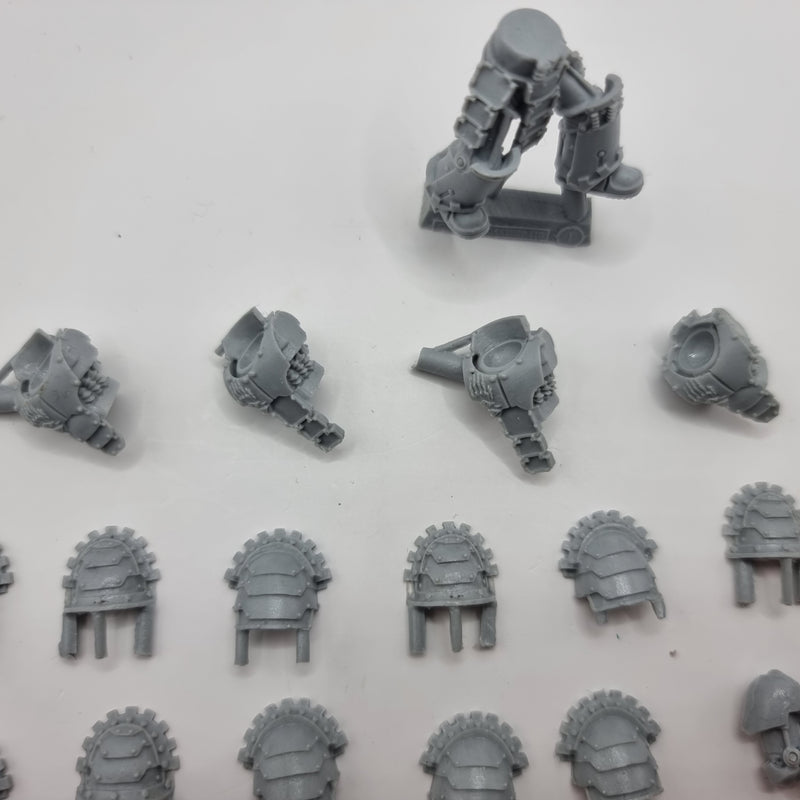 Warhammer 40k: Forgeworld Iron Hands Bits (AZ122)