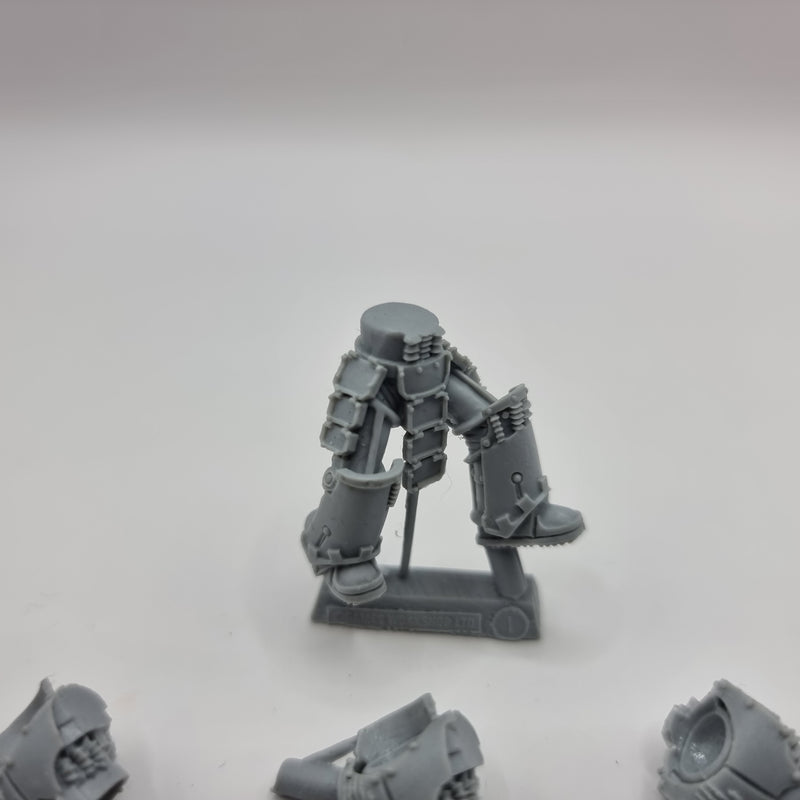 Warhammer 40k: Forgeworld Iron Hands Bits (AZ122)