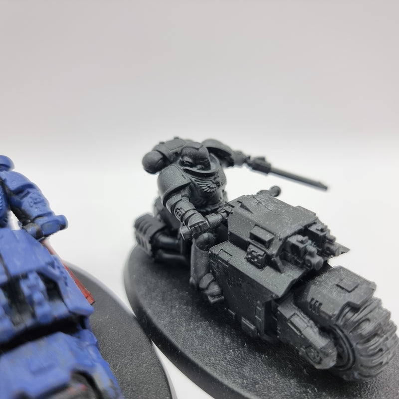 Warhammer 40k: Space Marines Primaris Outriders (AJ004)