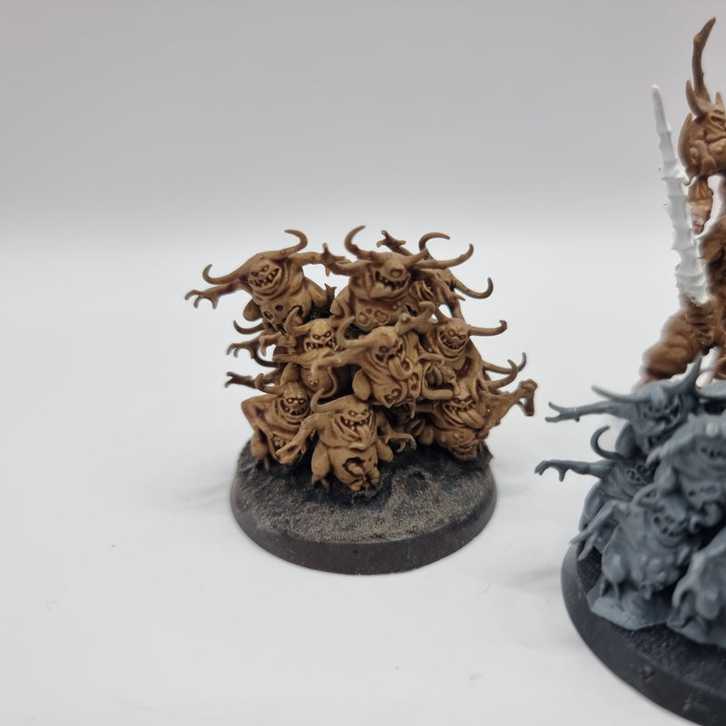 Warhammer 40k: Daemons of Chaos Nurgle Nurglings and Herald (AW201)