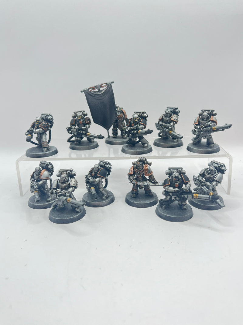 Iron Warriors Mk3 marines with Lascannons plus Banner (BA035)